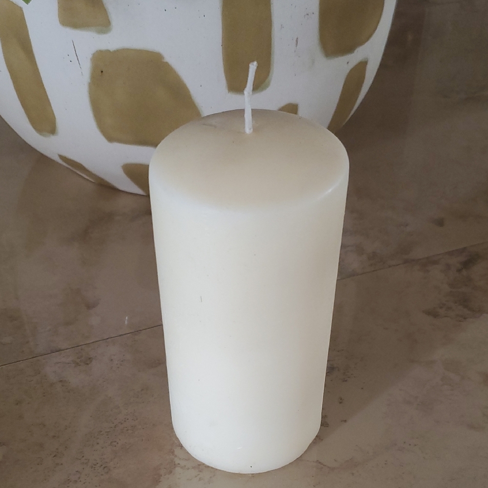 Unscented Ivory Candle nwot